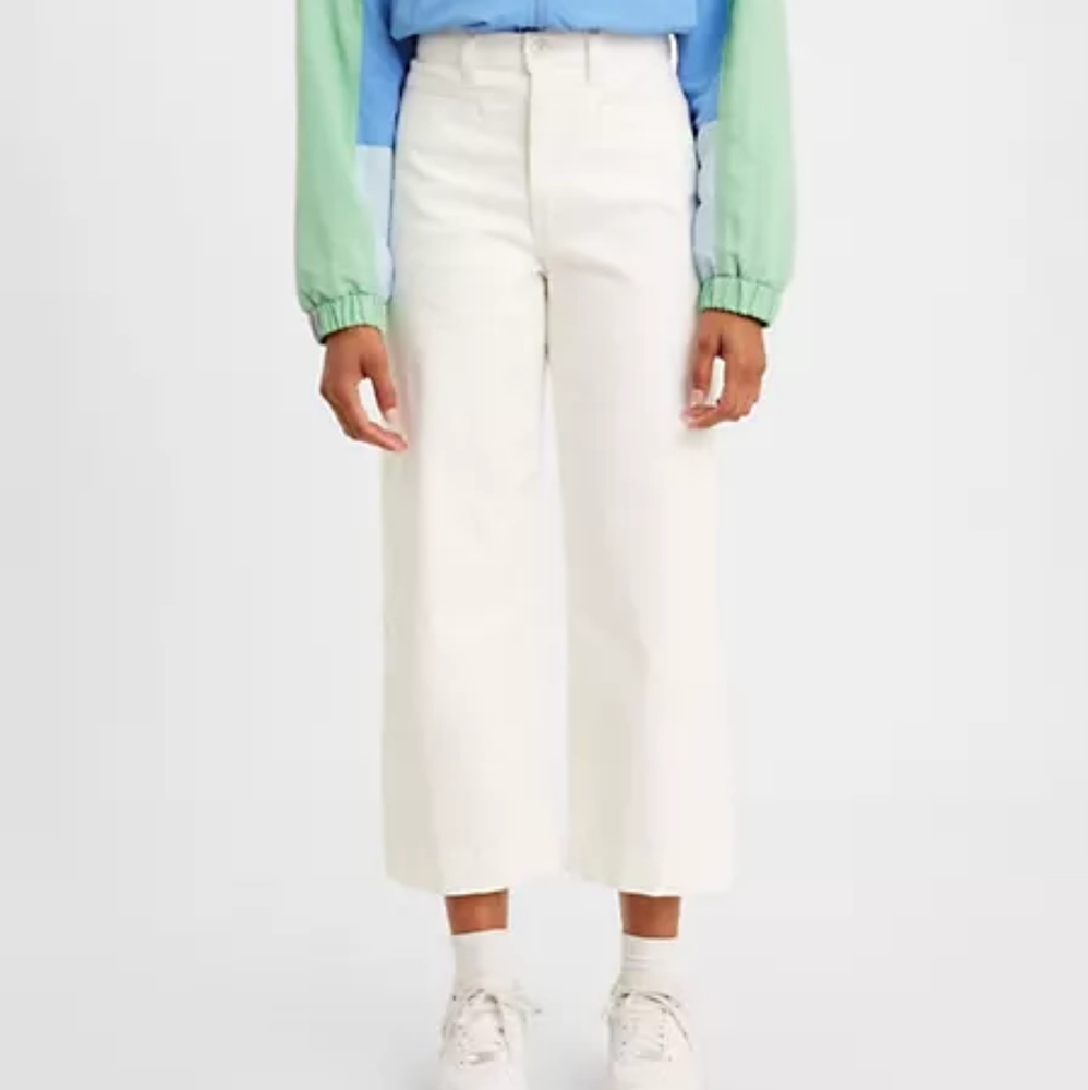 LEVI'S Ribcage Wide Leg Crop (29W or Size 8/9)